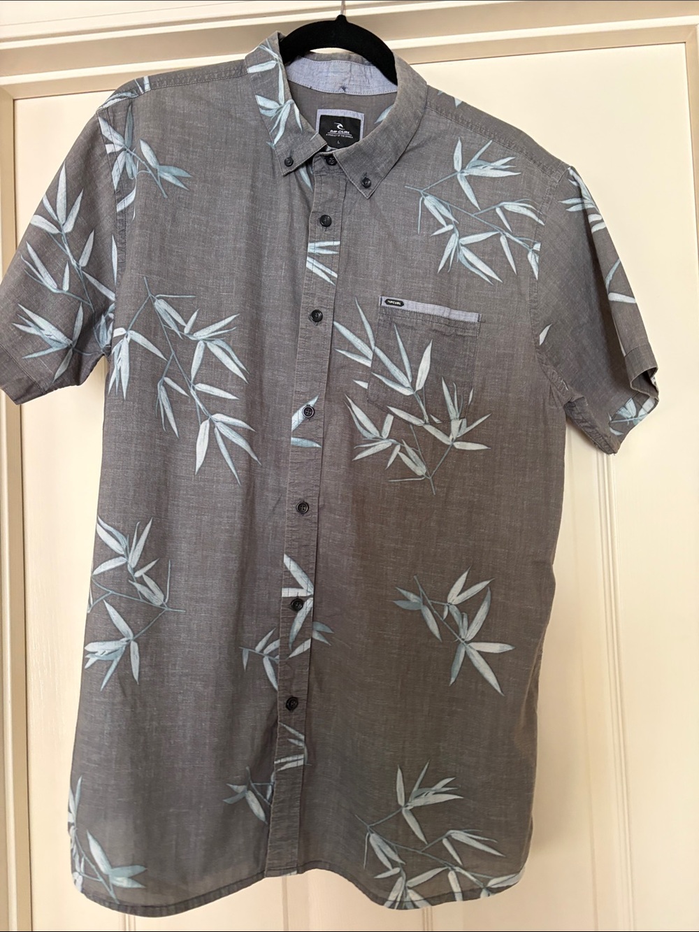 Rip Curl Grey Button-Down Shirt with Pale Blue Leaf Print youth large